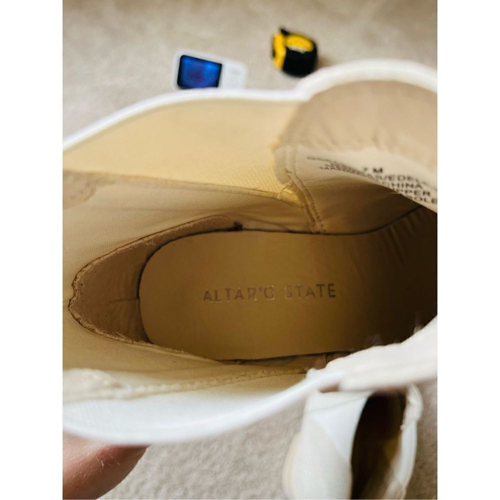 Altar’d State Edele P Ankle Chunky Boots Cream sz 7M Snakeskin - Picture 8 of 11